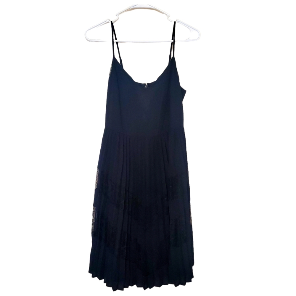 Women's Express size small spaghetti strap dress with small pleats & lace detail